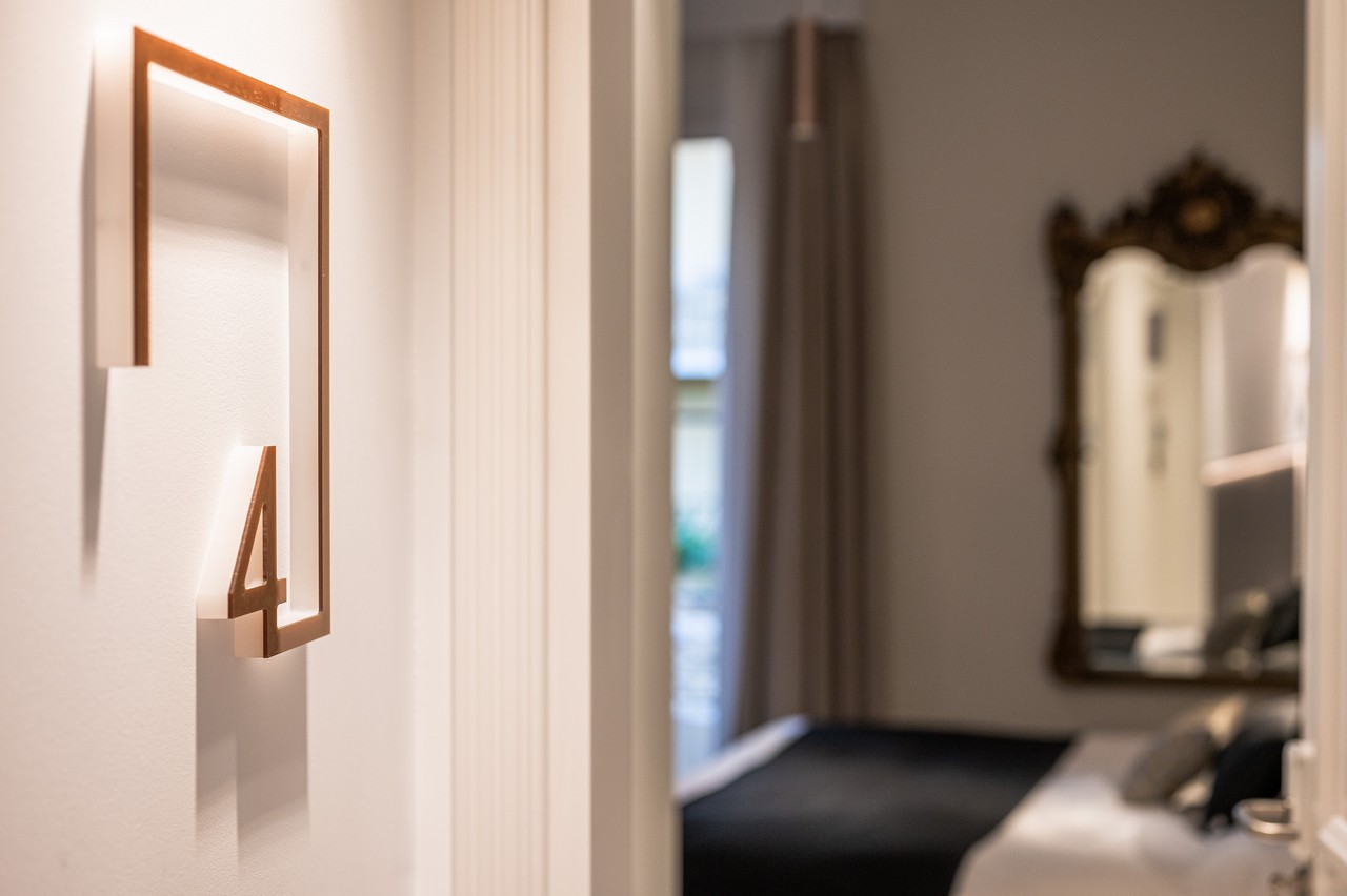 Χρυσός Καθρέφτης Room